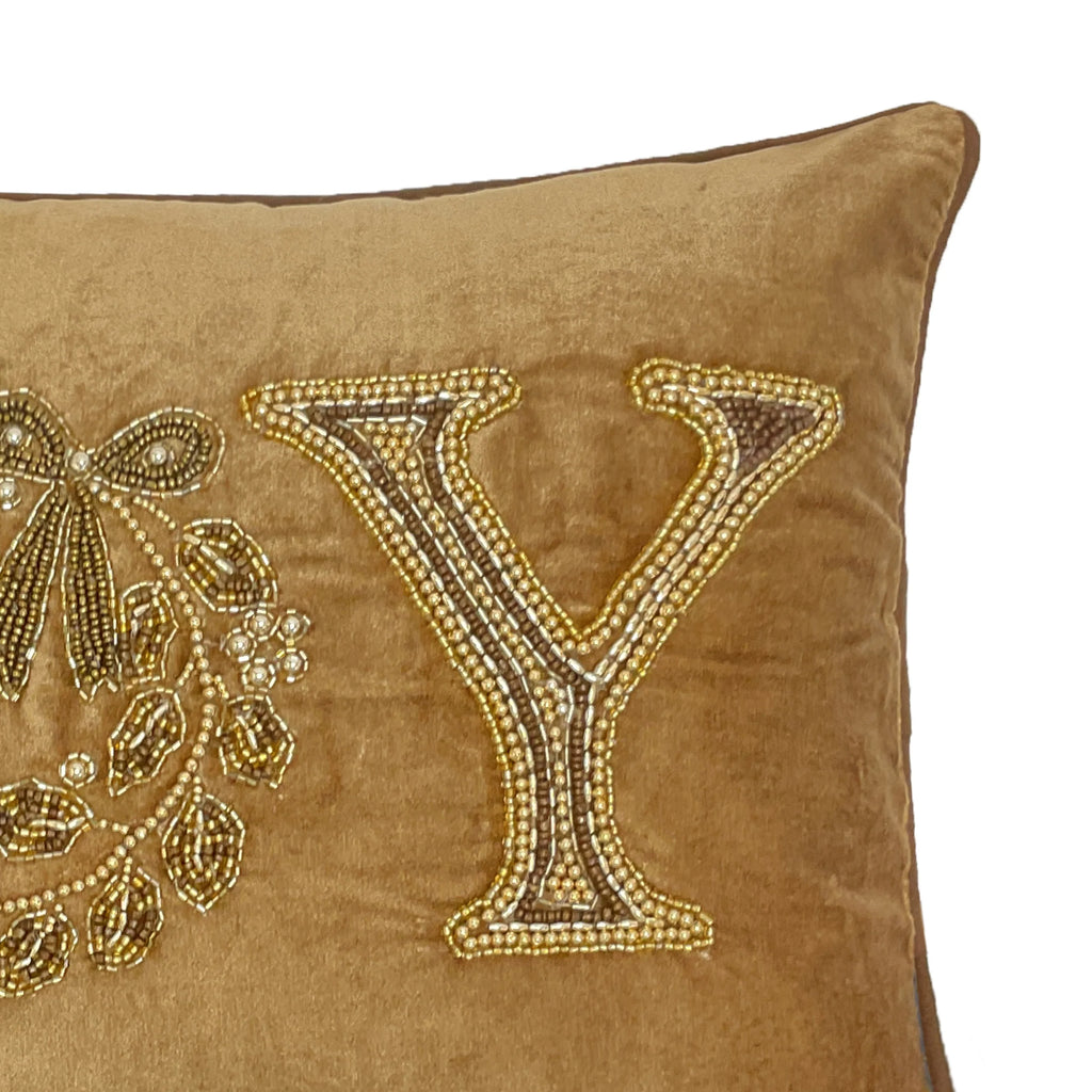 Colmore Christmas Cushion Joey – 35x50cm in Champagne