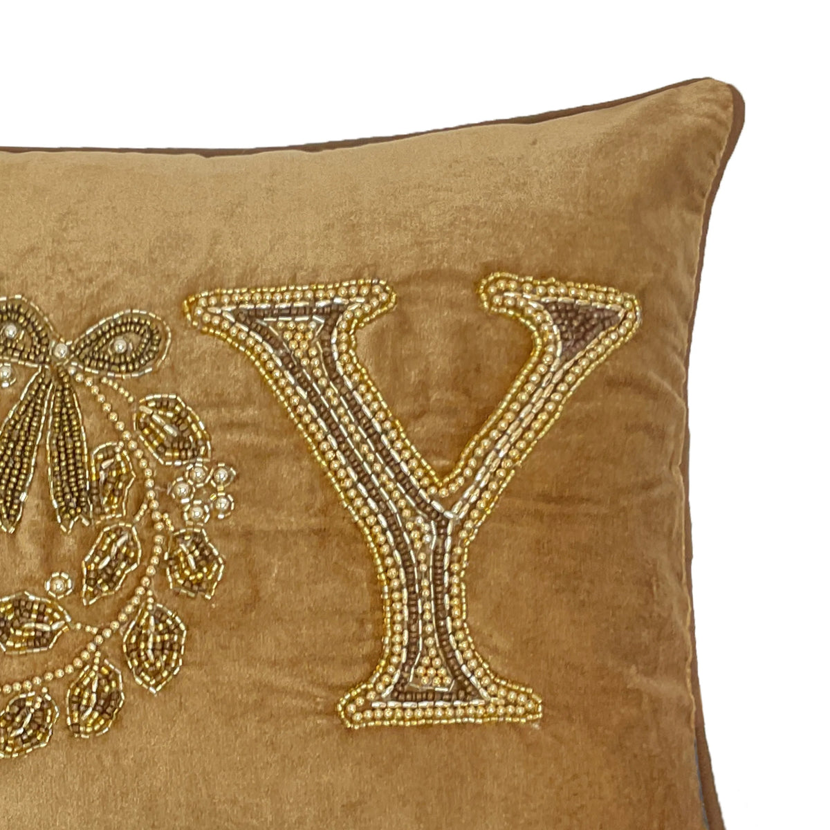 Colmore Christmas Cushion Joey – 35x50cm in Champagne